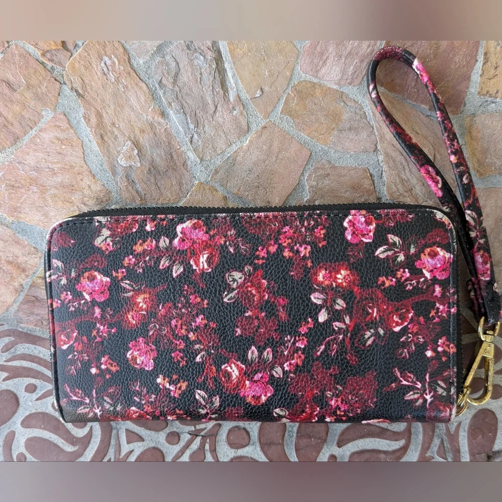 BETSEY JOHNSON Multi Color Floral Checkbook XORING Wristlet Wallet